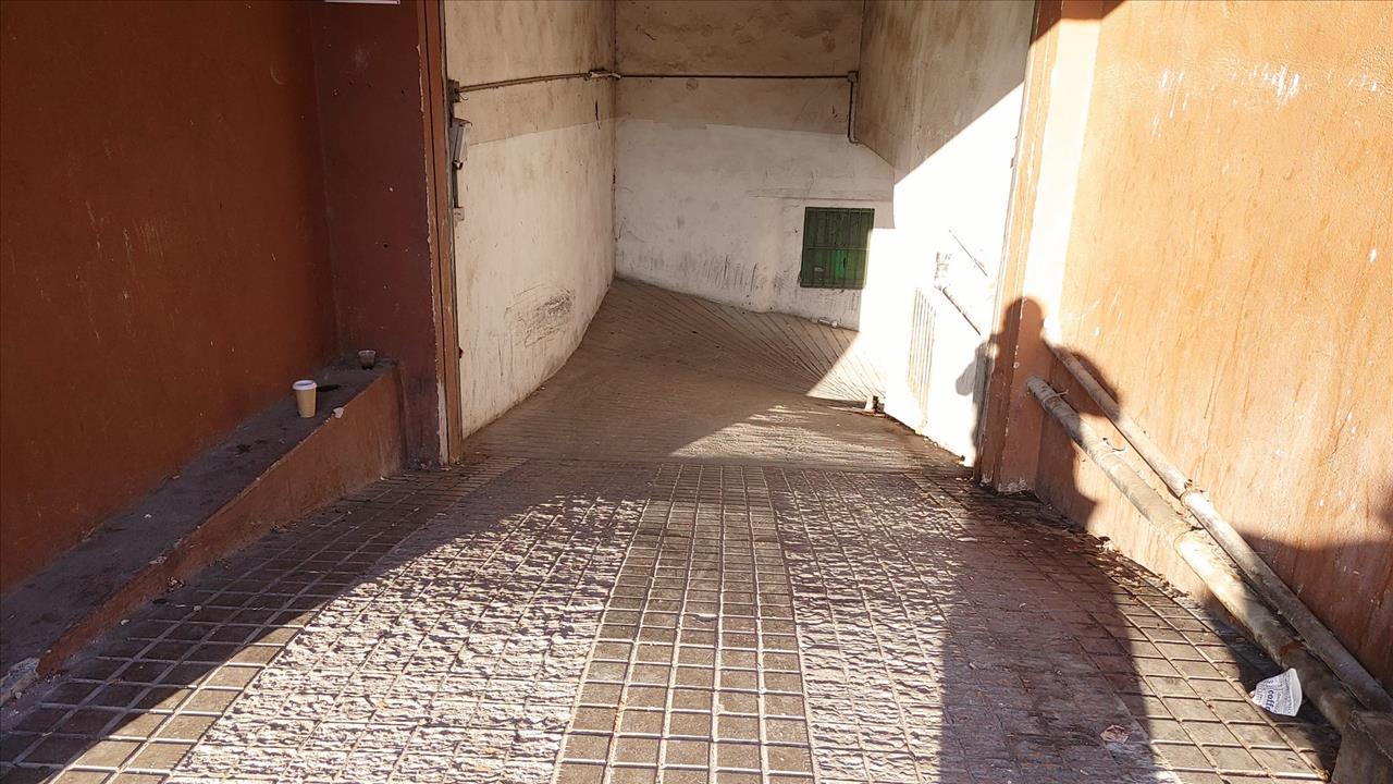 - Image 4