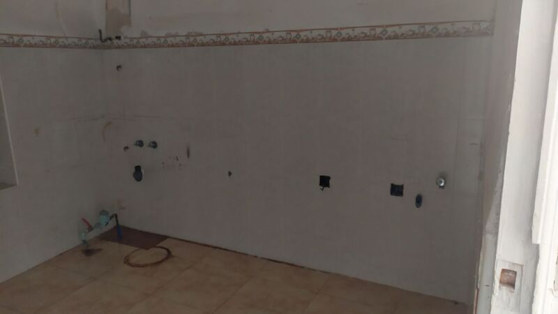  - Image 4