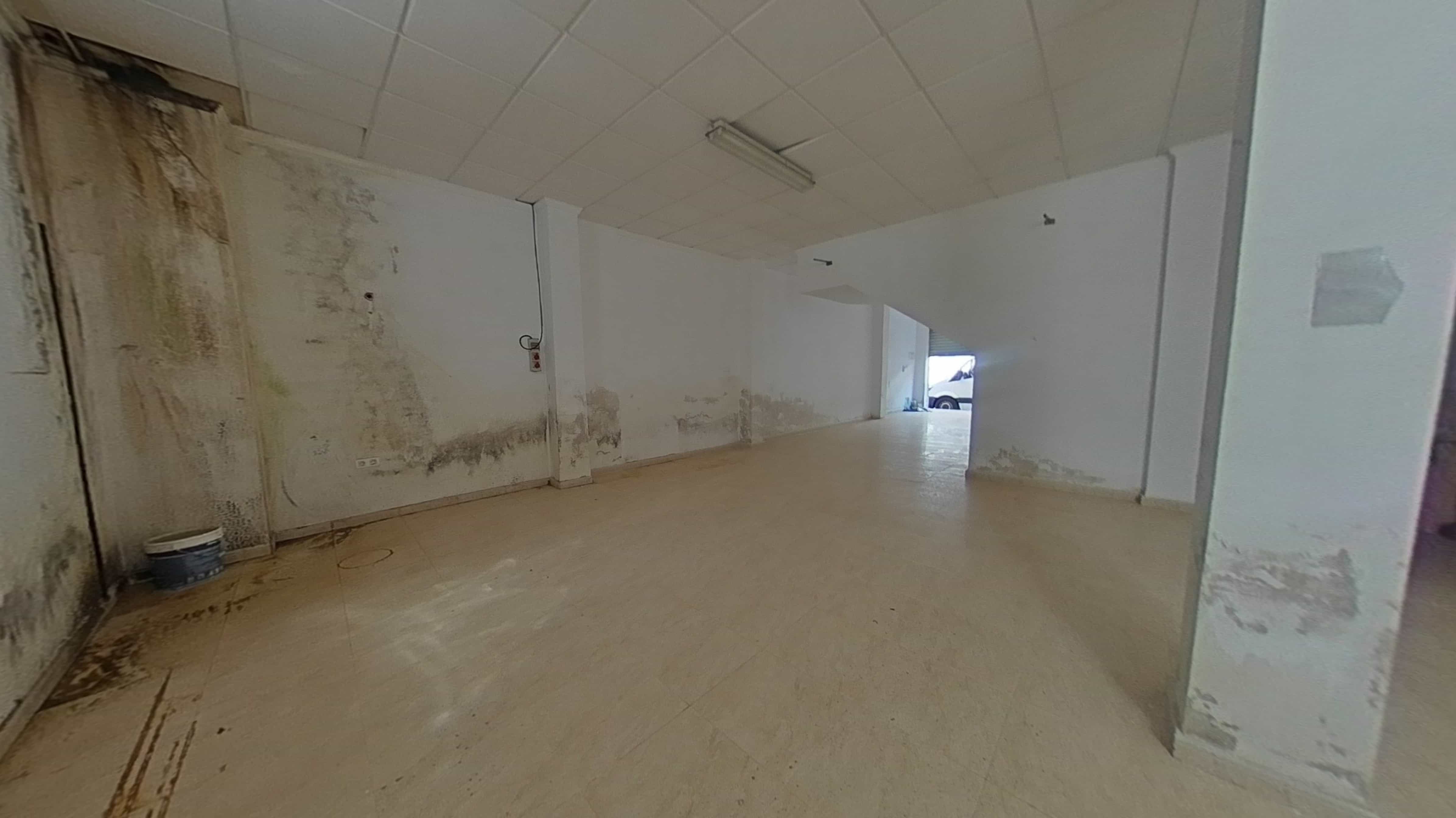 LOCAL COMERCIAL NO CENTRO DE TORREVIEJA - Image 3