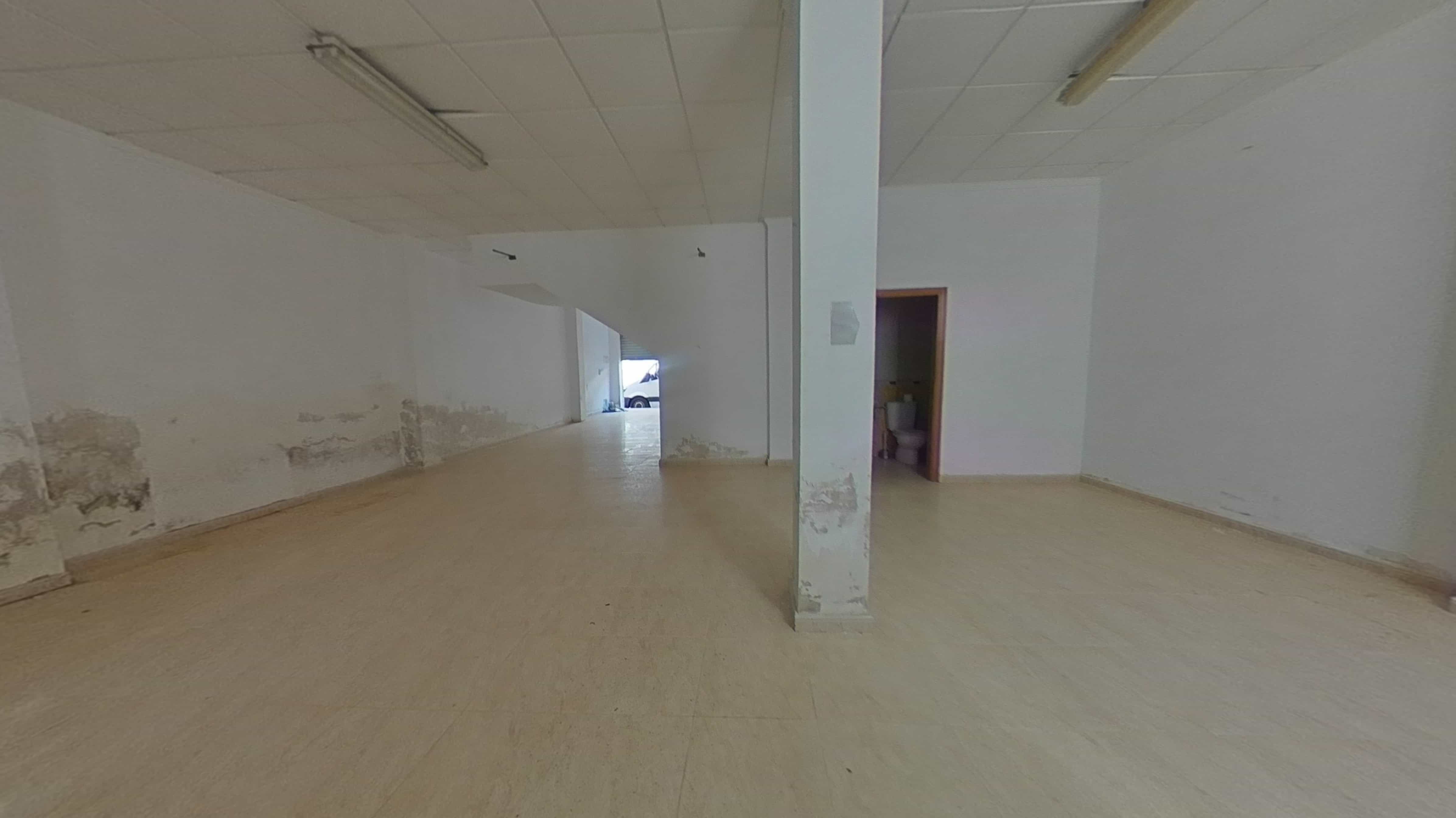 LOCAL COMERCIAL NO CENTRO DE TORREVIEJA - Image 4