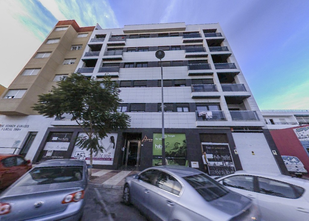 Local comercial en CARLOS III