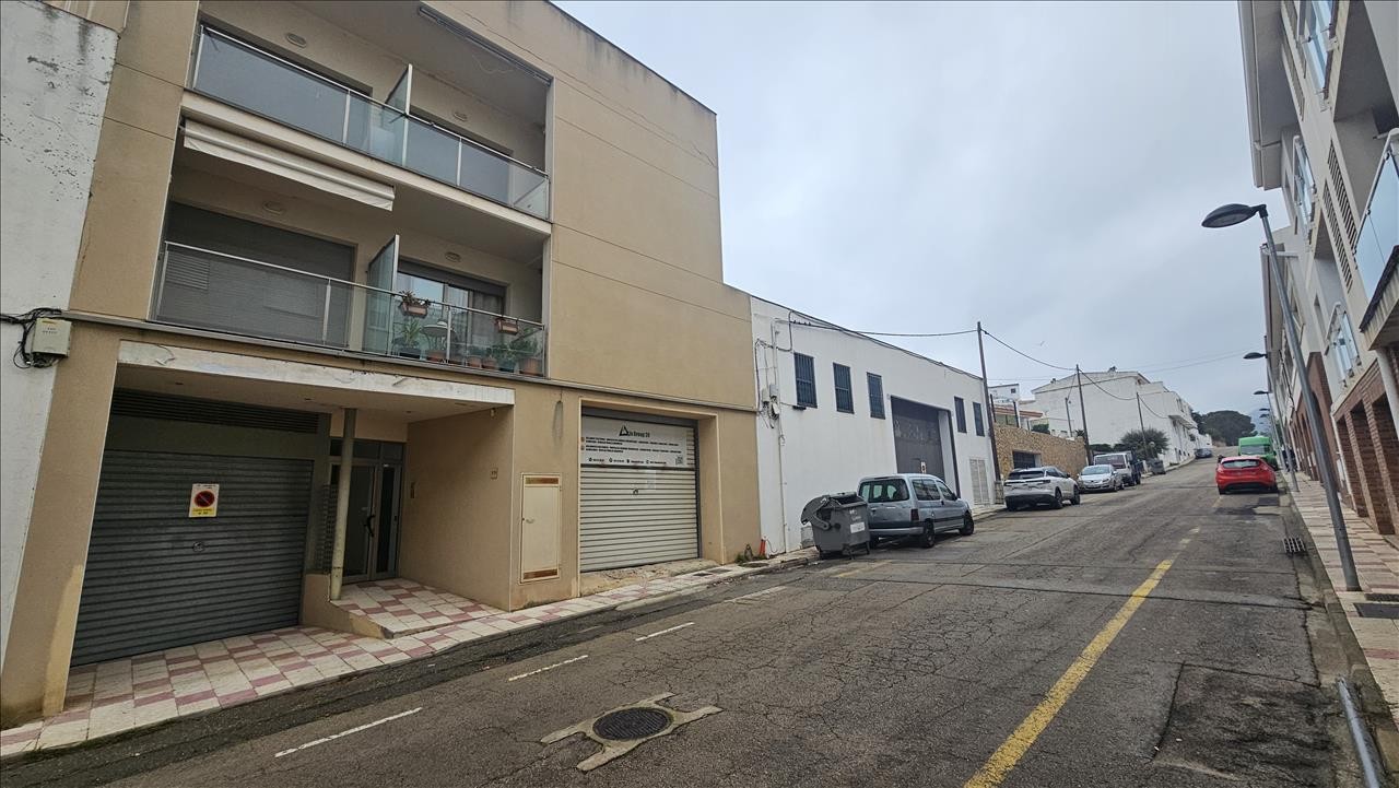 Local comercial en LA FARELLA