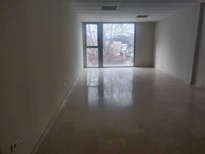 Local comercial en Golondrinas Las