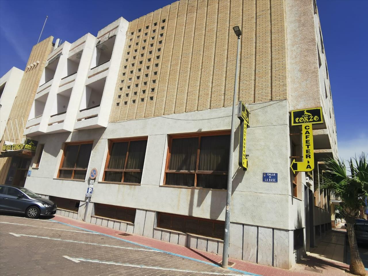 Local comercial en De La Base