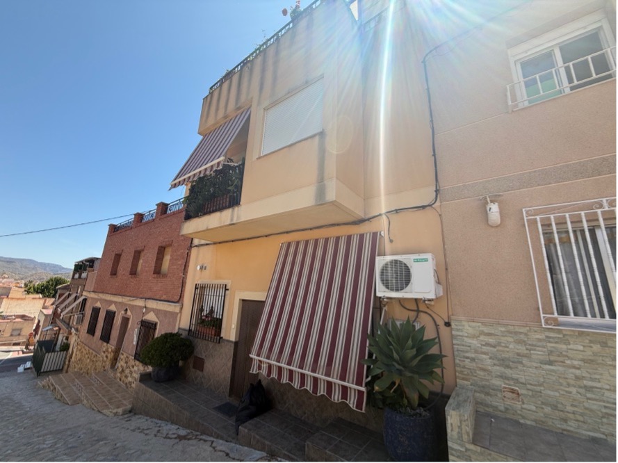 Casa independiente en Bajada Calvario