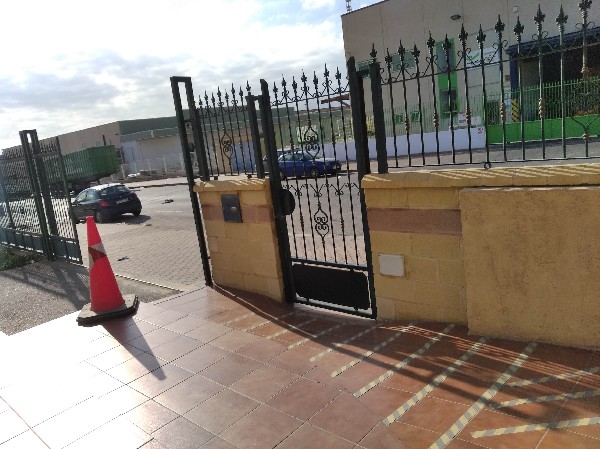 Espaço Comercial Amplo em Murcia - 632m² por 192.000€ - Image 2