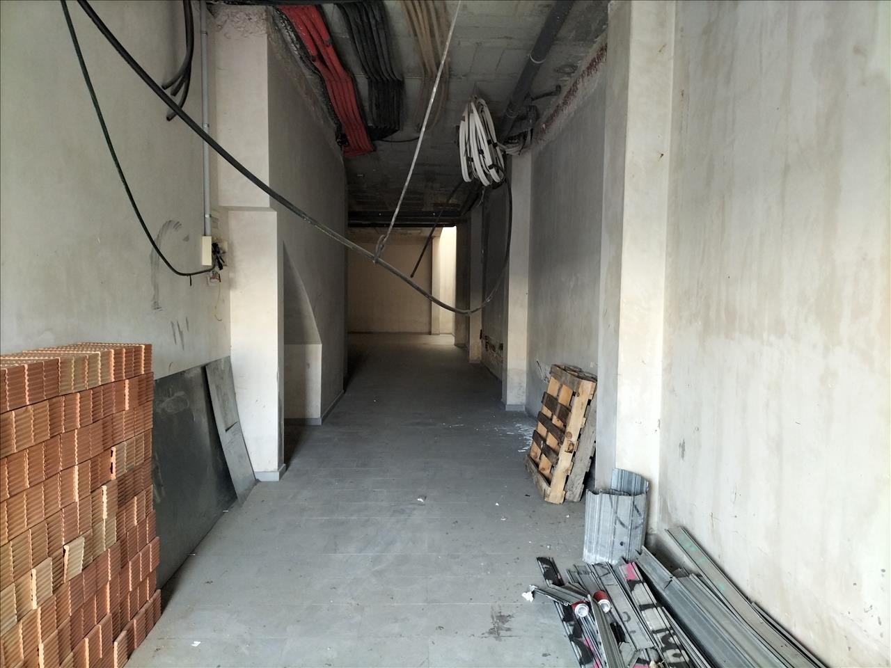 - Image 4
