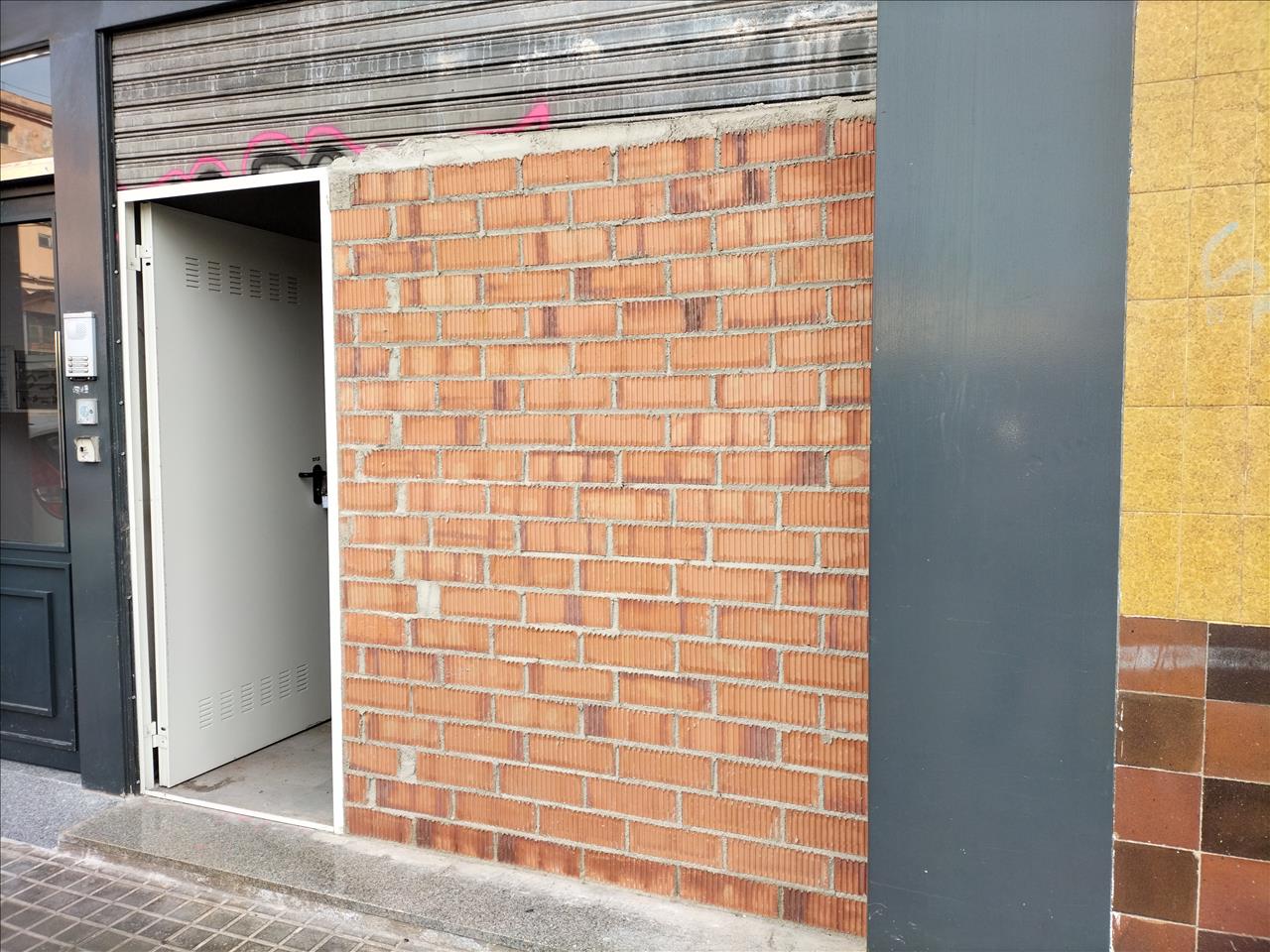 - Image 3