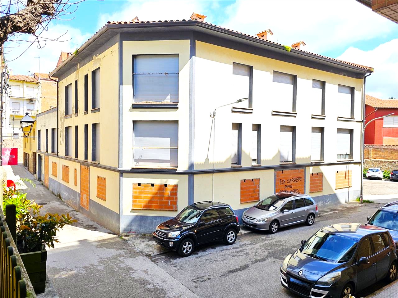 Edificio en RIERA