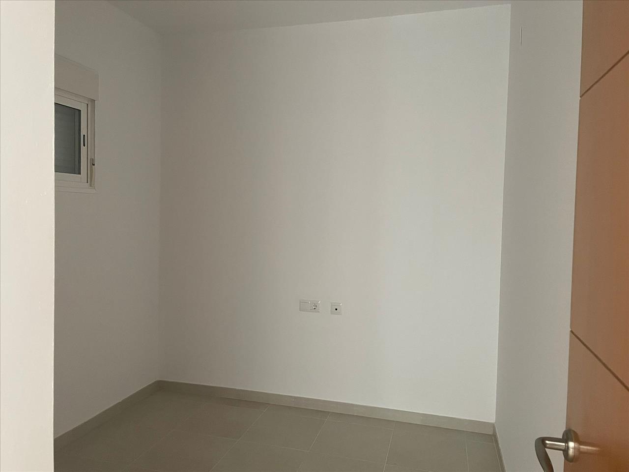 - Image 14