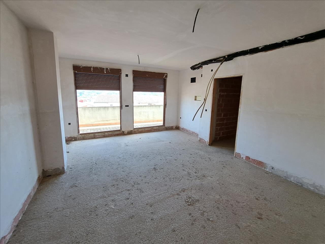 - Image 3
