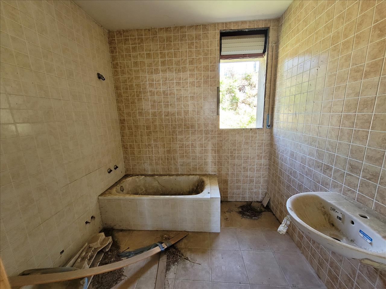 Casa para Recuperar em Riudarenes, Girona - 3 Quartos - Image 18