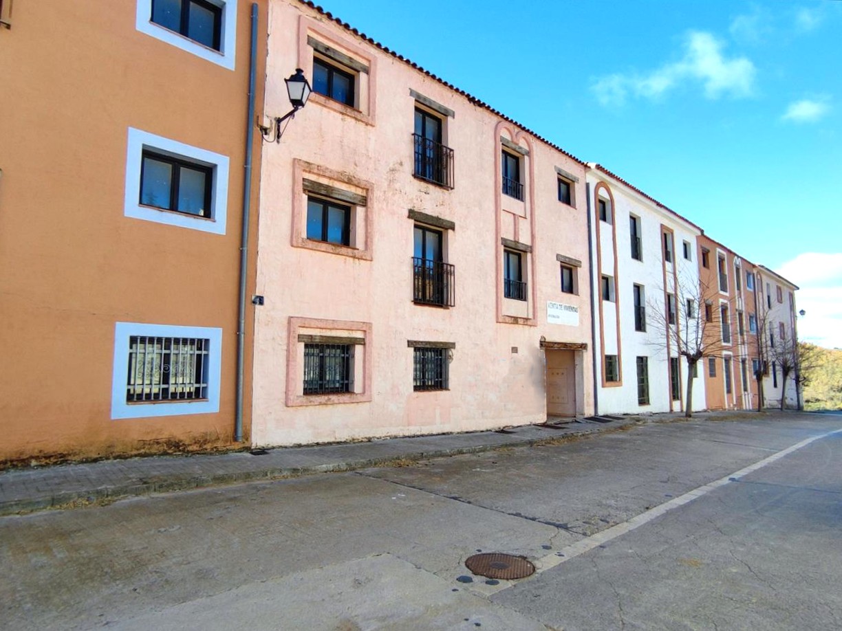 Promoción inacabada en Eras Bajas