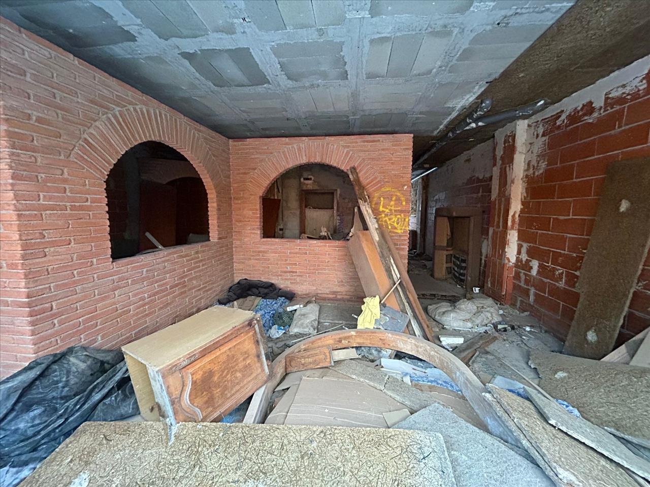 undefined - Image 6