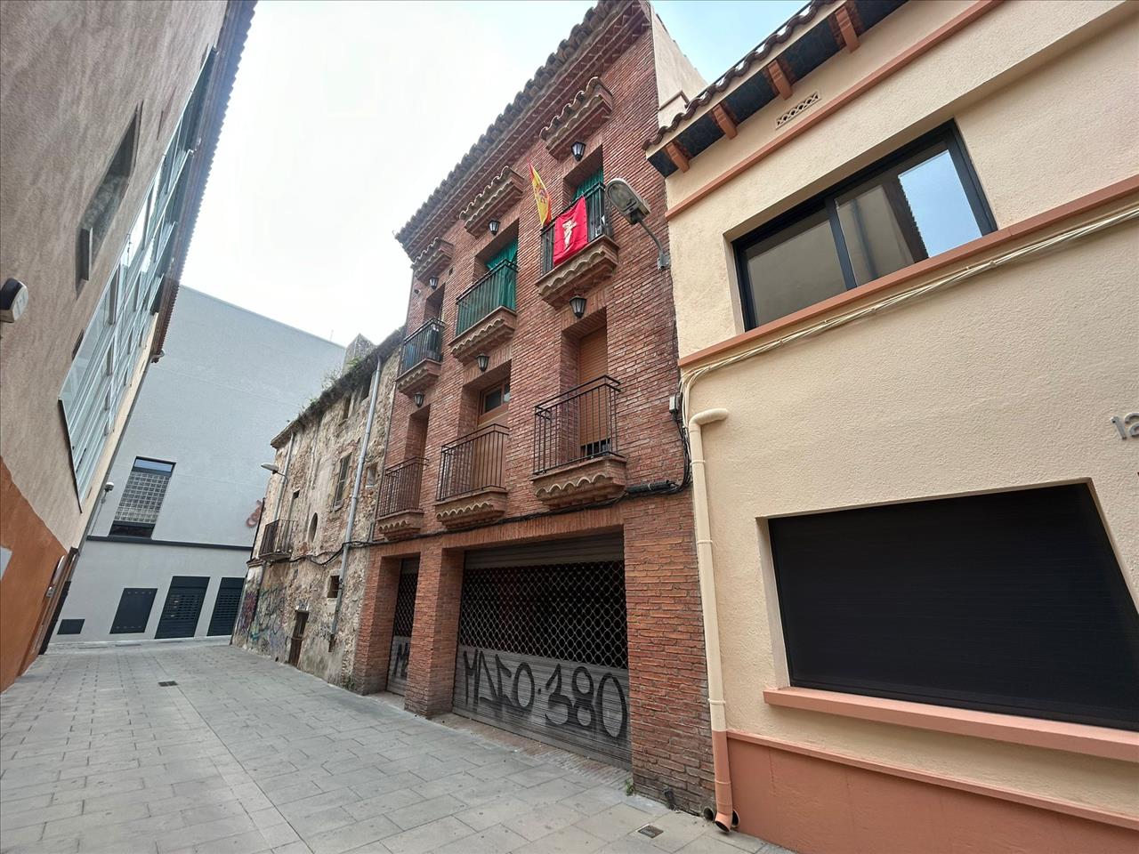 undefined - Image 1
