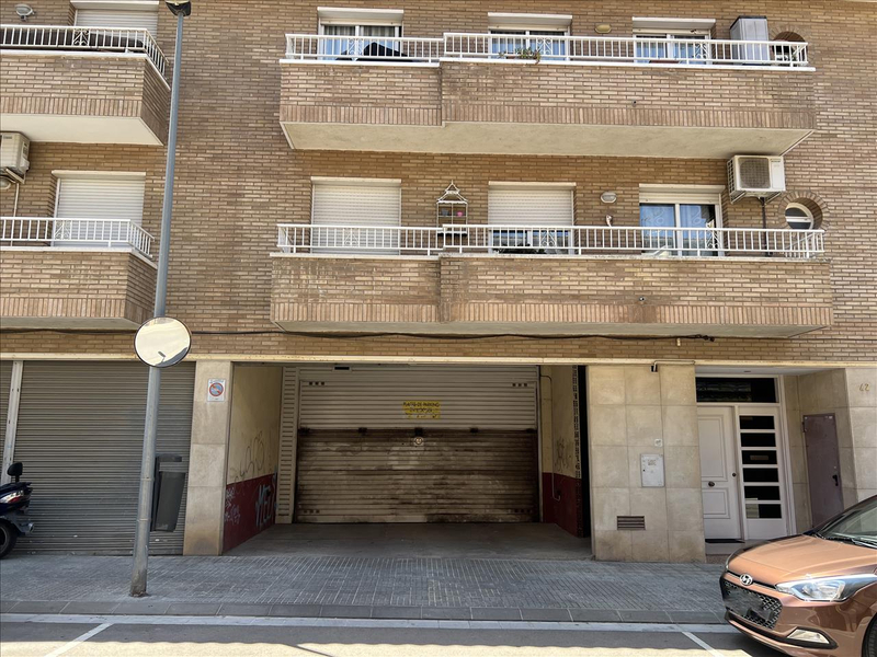 Local comercial en NARCIS MONTURIOL, DE