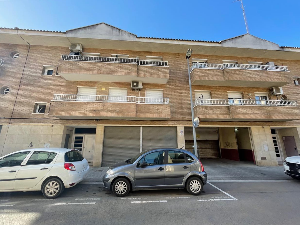 Local comercial en NARCIS MONTURIOL