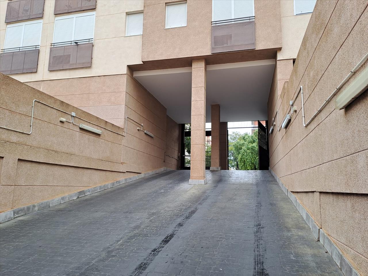 Garaje en Avenida Emilio Lemos