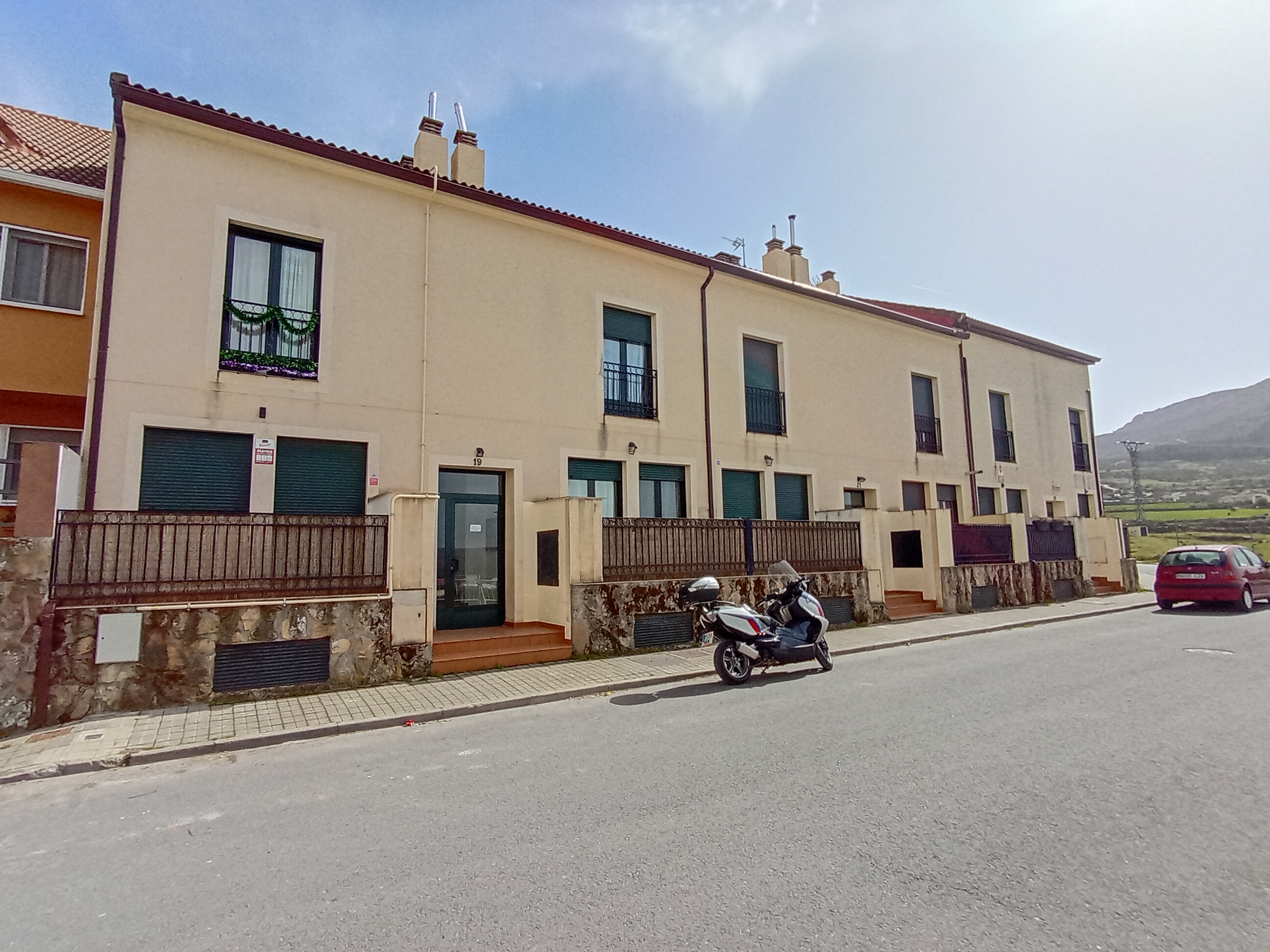 undefined - Image 1