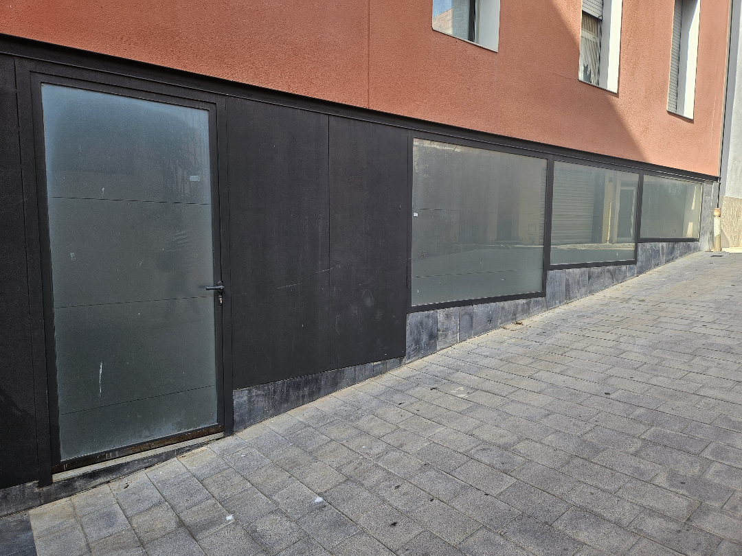 - Image 4