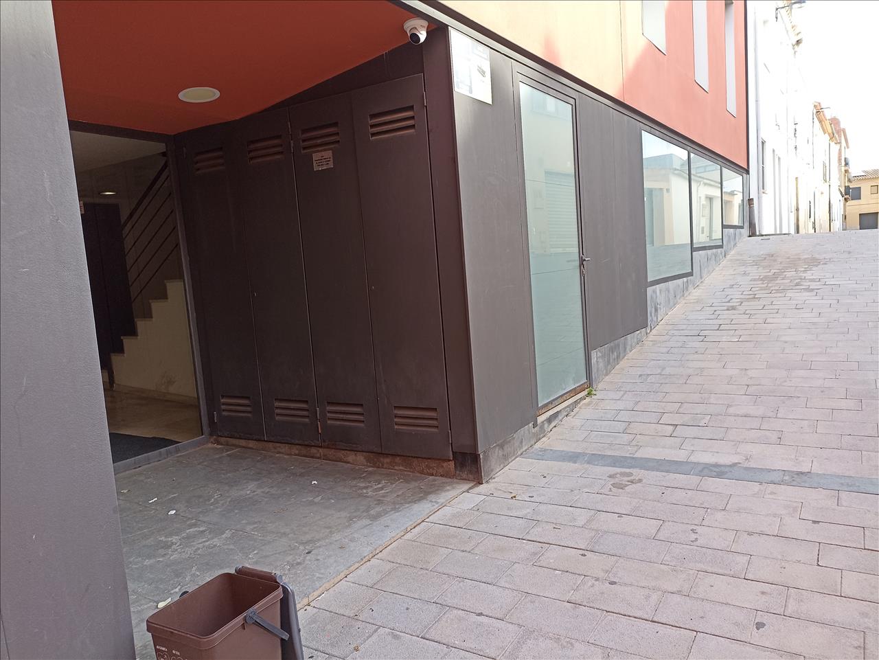 - Image 3