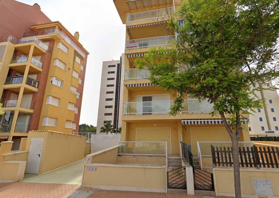 Garagem em Guardamar del Segura, Alicante - 21m² por 2400€ - Image 6