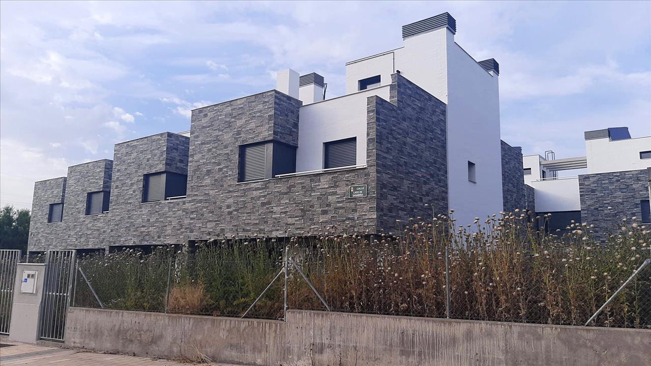 Casa independiente en CALLE LAGO DE SANABRIA