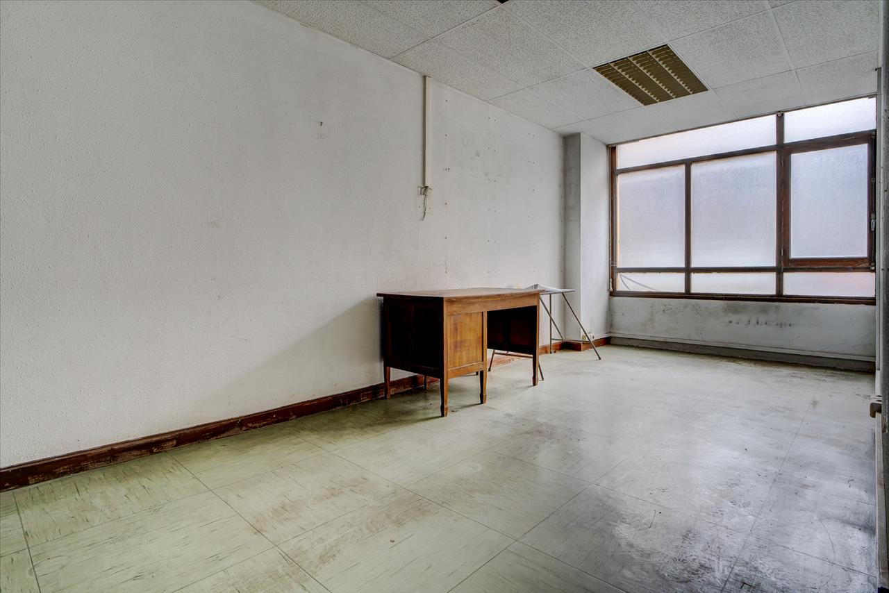  - Image 17