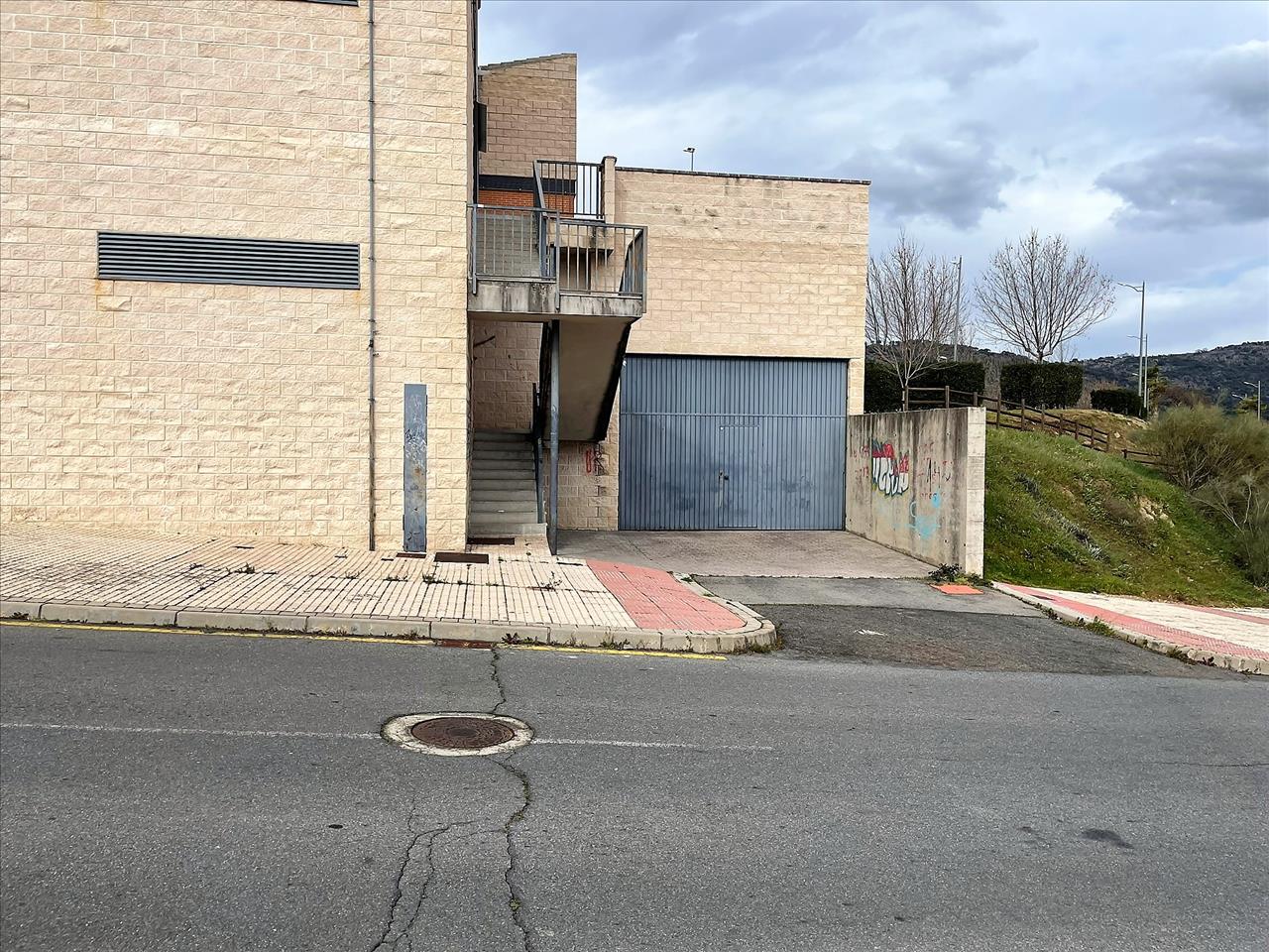 - Image 1