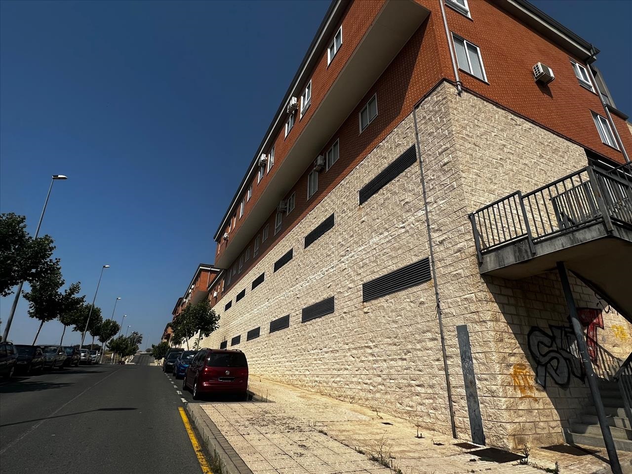 - Image 14
