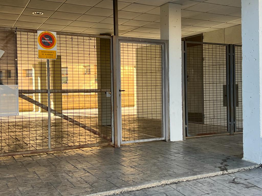 undefined - Image 6