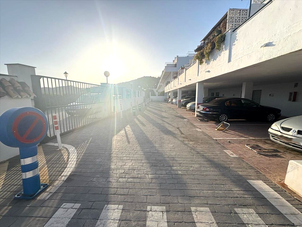 Garaje en Estepona — Hipoges