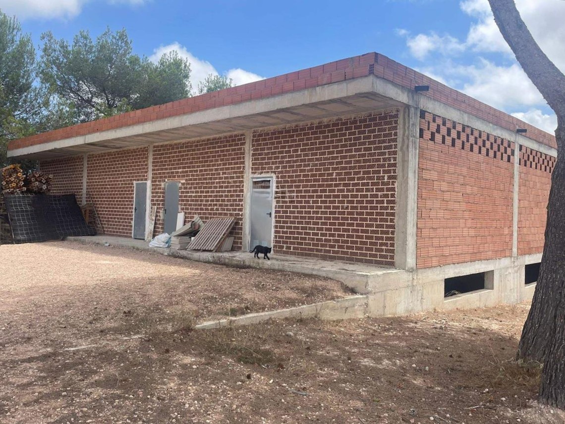 Promoción inacabada en DEL PINO