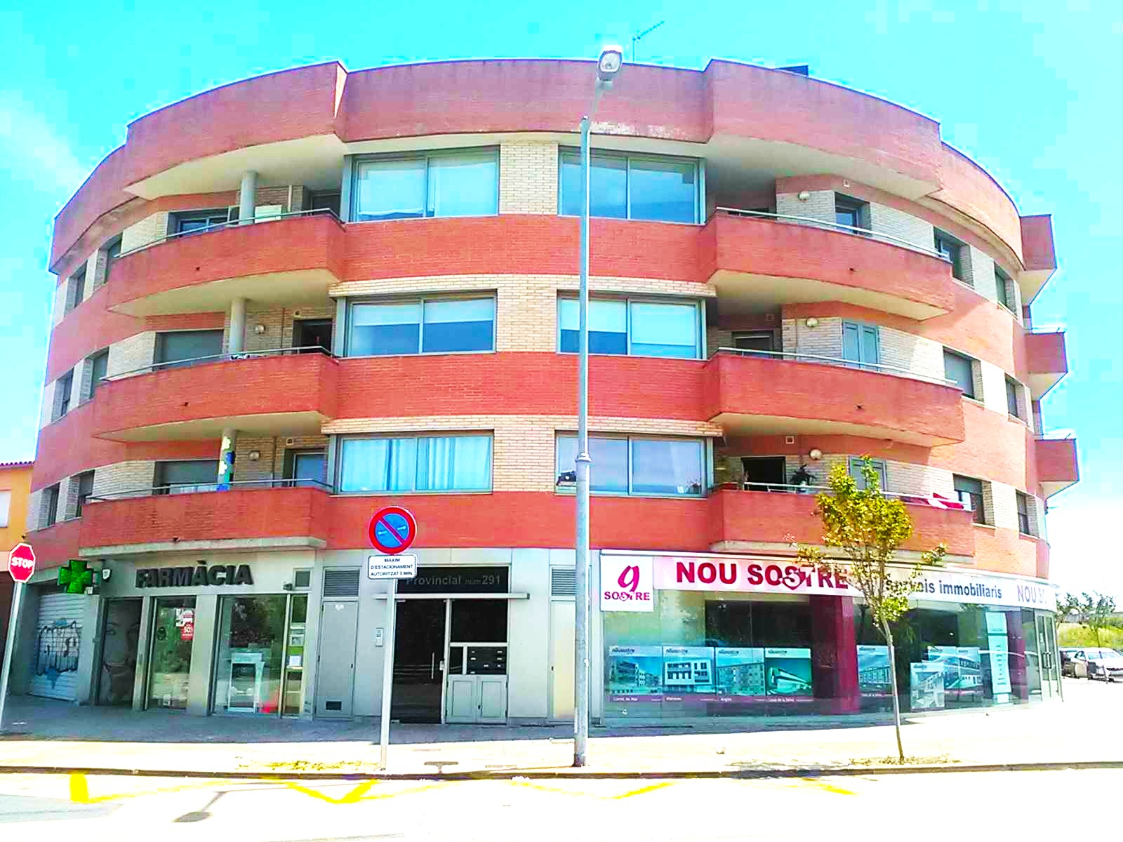 Local comercial en MIQUEL MARTI I POL