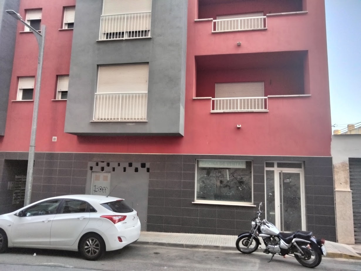 Local comercial em construção na Rua Josep Almela Guillem, Pego – Espaço em bruto com grande potencial para investidores - Image 3