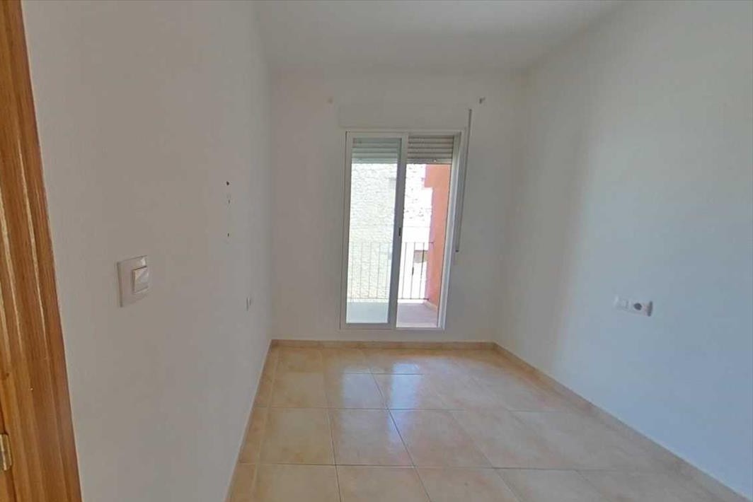 Moradia de 3 andares com garagem, piscina e lareira – tranquilidade, serviços e boa localização - Image 19