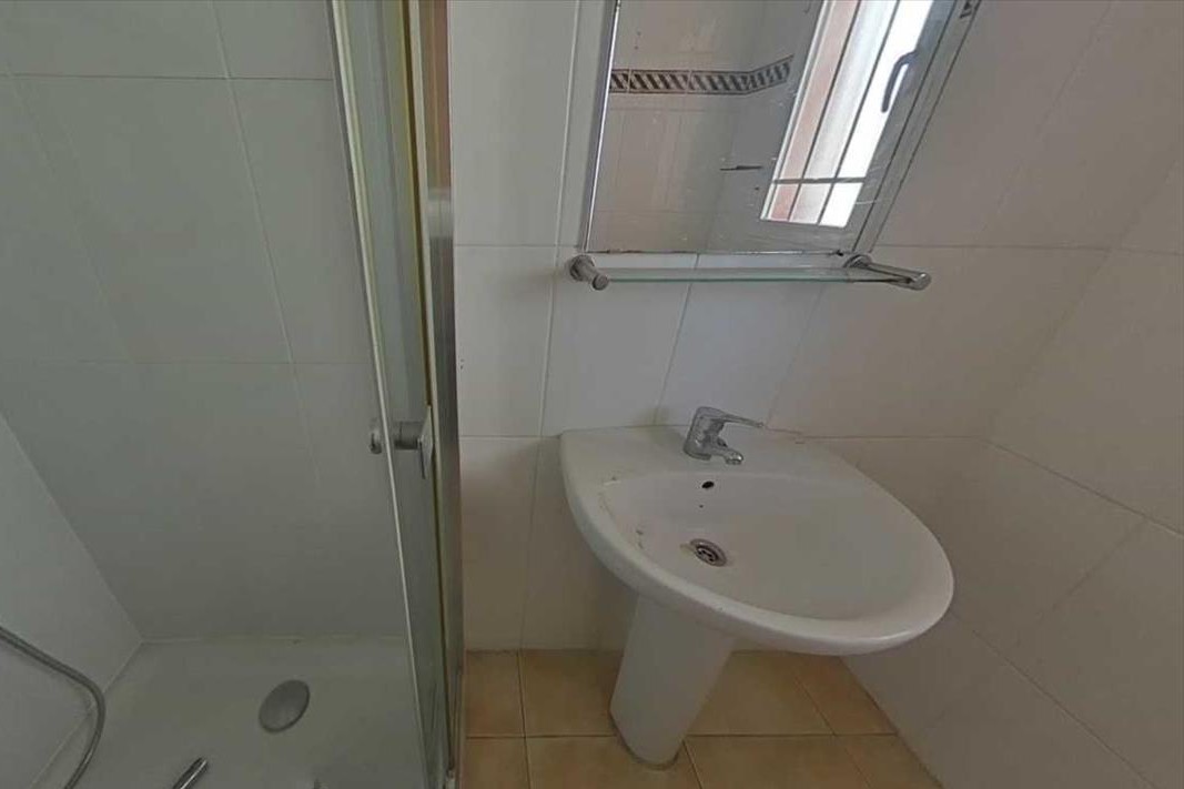 Moradia de 3 andares com garagem, piscina e lareira – tranquilidade, serviços e boa localização - Image 35