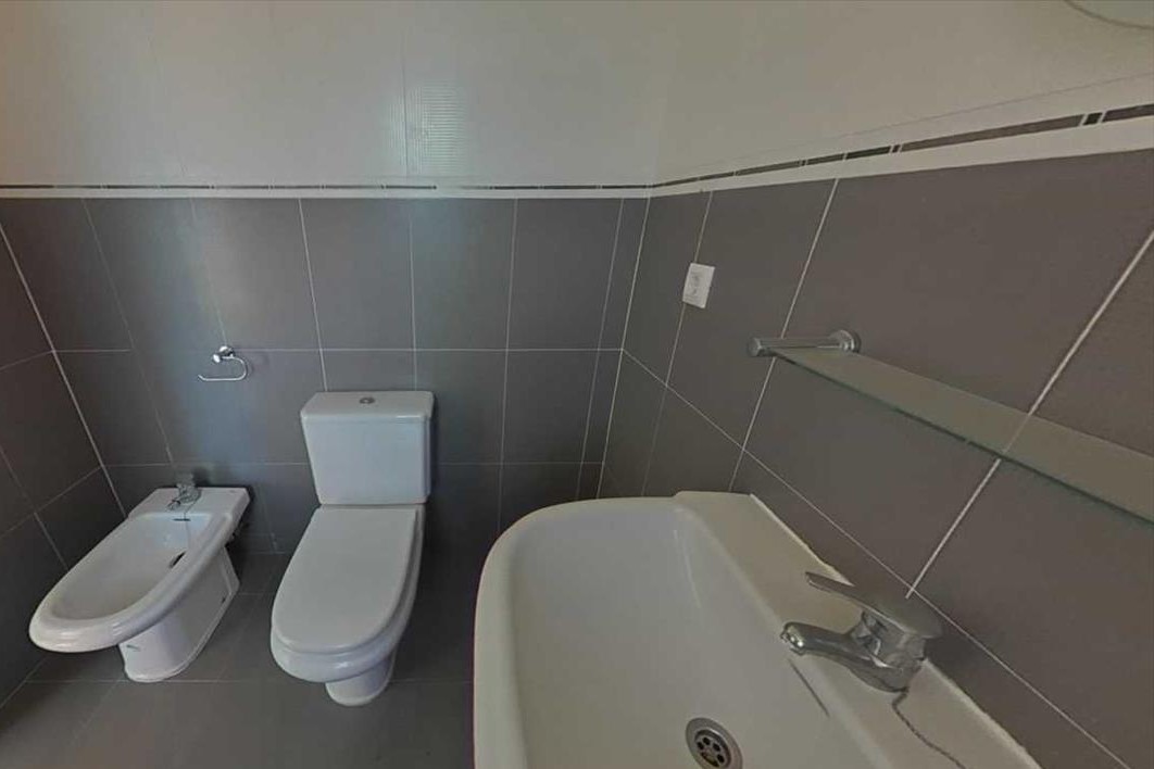 Moradia de 3 andares com garagem, piscina e lareira – tranquilidade, serviços e boa localização - Image 33