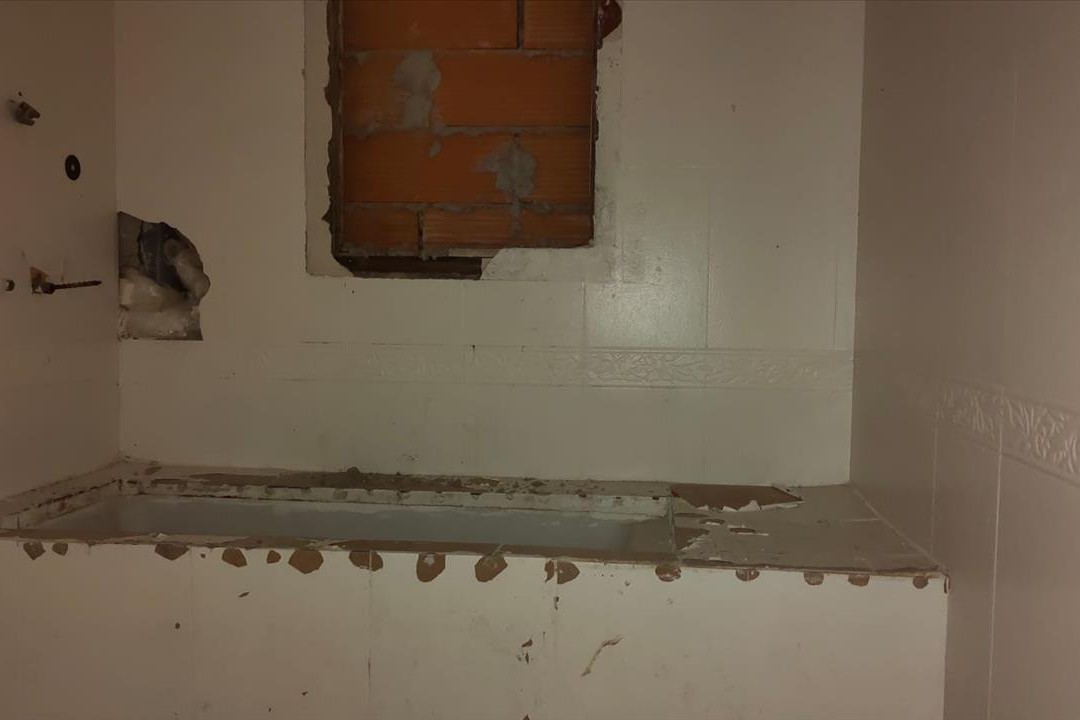  - Image 13