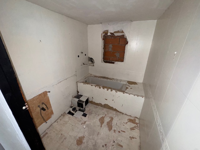 - Image 12
