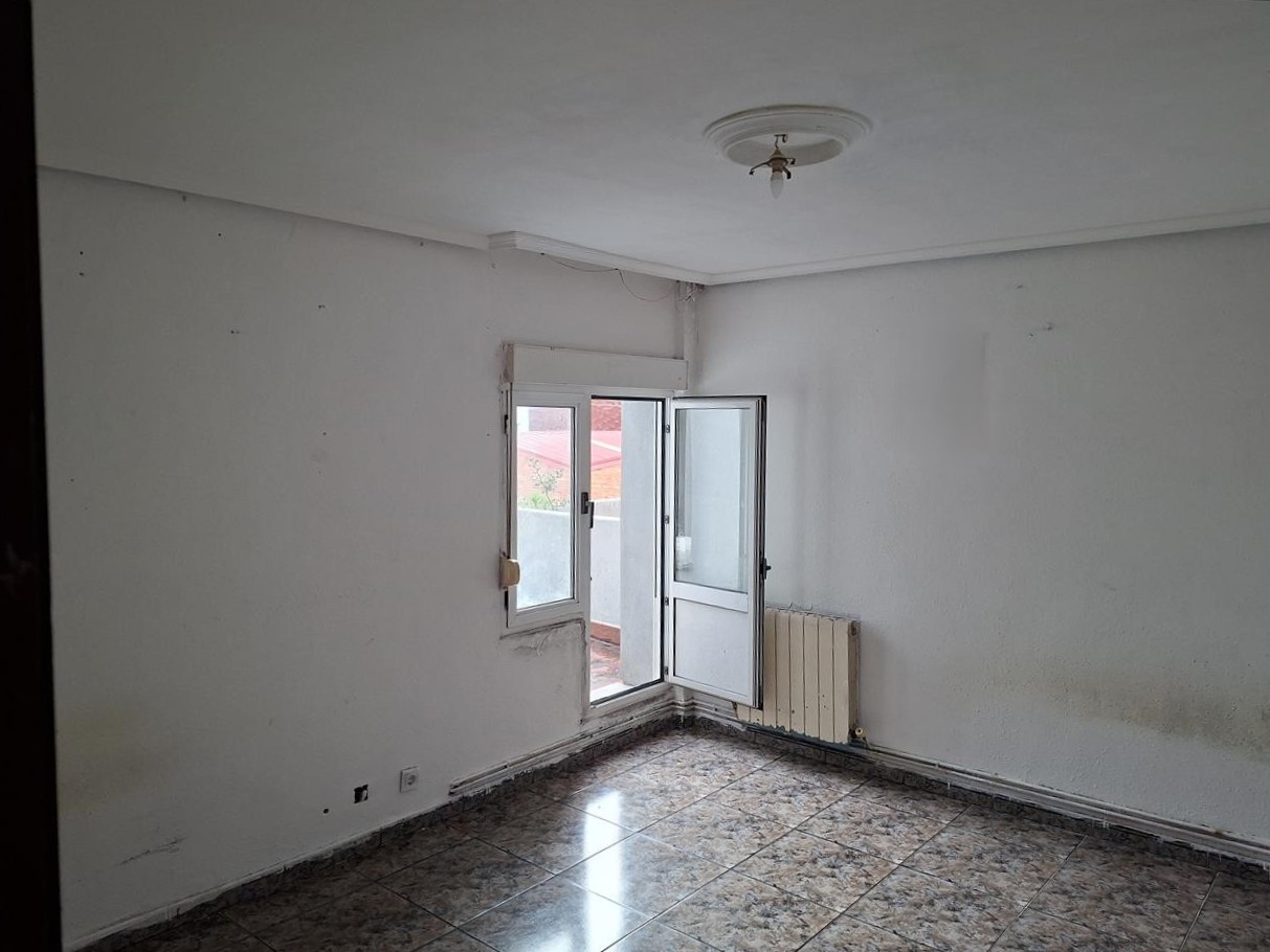 undefined - Image 1