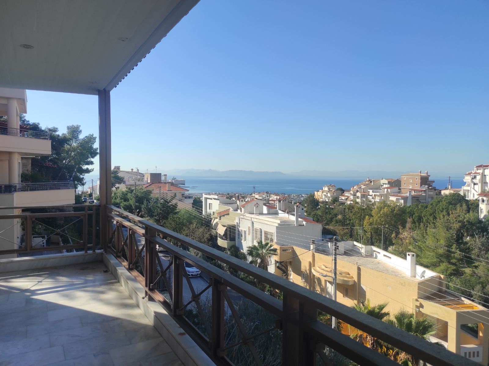 Διατίθεται προς πώληση μονοκατοικία προσόψεως, κατασκευής 1990, συνολικής επιφάνειας 257.1 τ.μ., σε οικόπεδο 355.25 τ.μ., επί της οδού Μενελάου 38, Βούλα, Ανατολική Αττική
