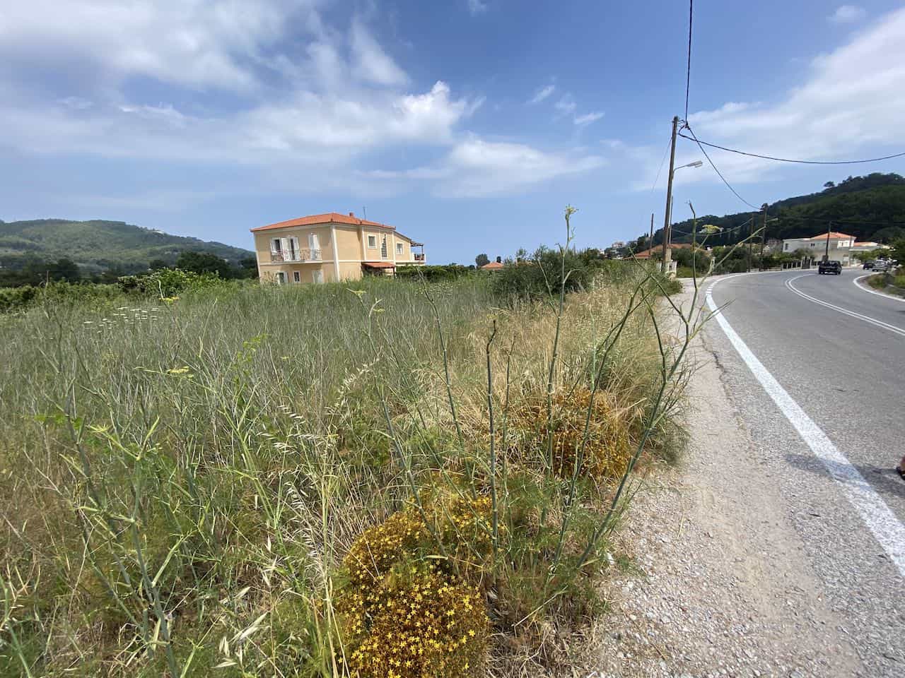 Διατίθεται προς πώληση οικόπεδο 595.70 τ.μ., άρτιο και οικοδομήσιμο, προσέψεως, στη θέση «Άγιος Παντελεήμων» Καρλοβάσι, Σάμος