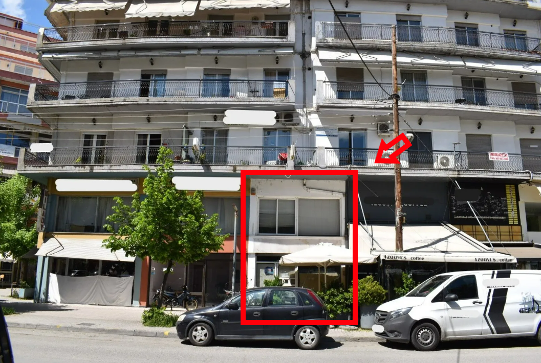 Διατίθεται προς πώληση κατάστημα προσόψεως, ισογείου με πατάρι, συνολικής επιφάνειας 92.16 τ.μ., κείμενο σε οικοδομή 6 ορόφων, κατασκευής 1985, σε οικόπεδο 553.68 τ.μ., επί της οδού Ταλιαδούρη 9, στα Γρεβενά