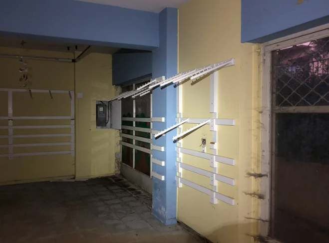 Διατίθεται προς πώληση ημιυπόγεια αποθήκη 145 τ.μ., κείμενη σε οικοδομή 4 επιπέδων, κατασκευής 1977, σε οικόπεδο 245 τ.μ., στην οδό Μέτρων 17, Νέα Φιλαδέλφεια