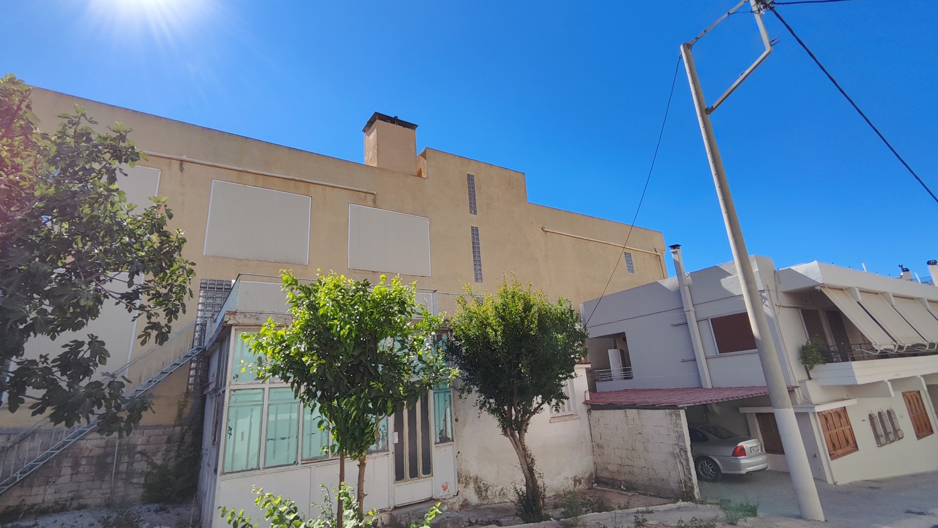 Διατίθεται προς πώληση επαγγελματικό κτίριο 669.95 τ.μ