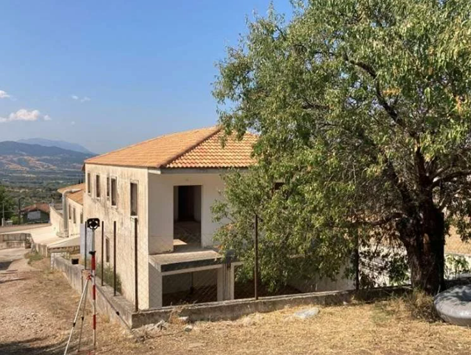 Διατίθεται προς πώληση ημιτελές γραφείο 1ου ορόφου, 28.43 τ.μ., κατασκευής 2007, Επ