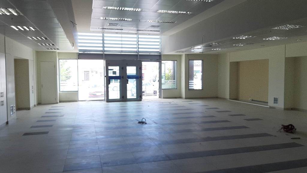 Διατίθεται προς πώληση κατάστημα προσόψεως, ισογείου, συνολικής επιφάνειας 366.98 τ.μ., σε οικόπεδο 1635.39 τ.μ., επί της οδού Ναυπλίου 28, Τρίπολη