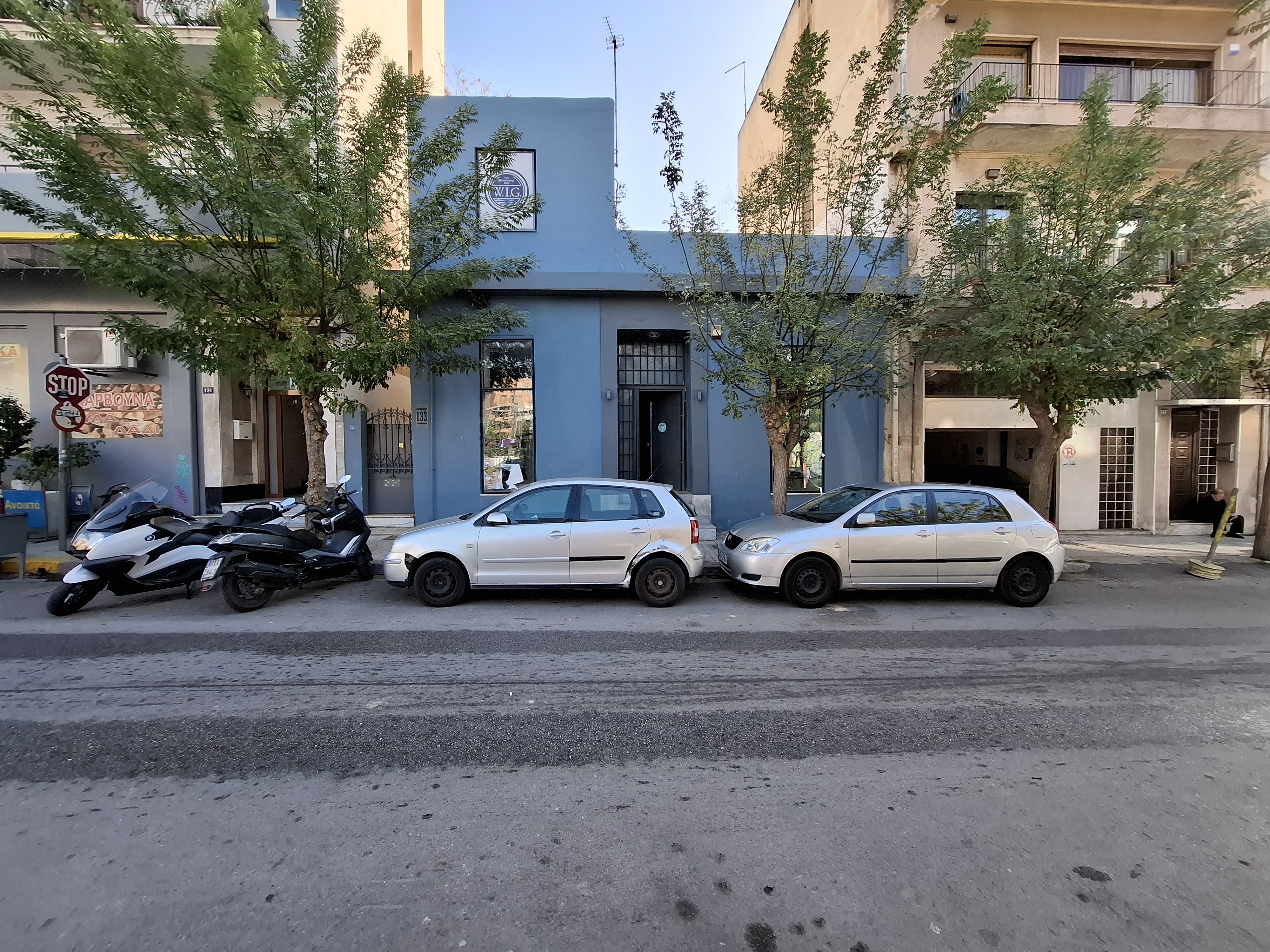 Διατίθεται προς πώληση κατάστημα προσόψεως, ισογείου και 1ου ορόφου, συνολικής επιφάνειας 113.09 τ.μ., σε οικόπεδο 114 τ.μ., επί της οδού Μεγ