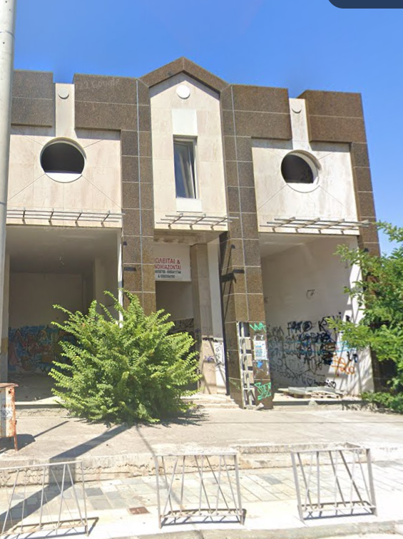 Διατίθεται προς πώληση κατάστημα προσόψεως, ισογείου, κείμενο σε οικοδομή 2 επιπέδων κατασκευής 1990, συνολικής επιφάνειας 47.91 τ.μ., σε οικόπεδο 377.12 τ.μ., επί της Λεωφόρου Γ